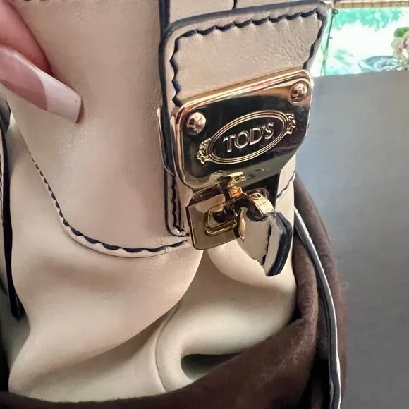 AUTHENTIC Italian Designer Tod's 'D Bag' Shoulder Bag - Picture 6 of 15